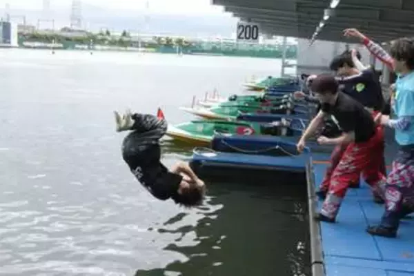 【尼崎ボート・ルーキーＳ】網代良芽が地元初勝利　水神祭の祝福も「練習でよくコケているので…」