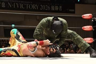 【ノア】謎の黒覆面男が乱入しＬＴＪに接近…内藤「俺が準備したパレハじゃない」ＢＵＳＨＩ「誰、今の？」