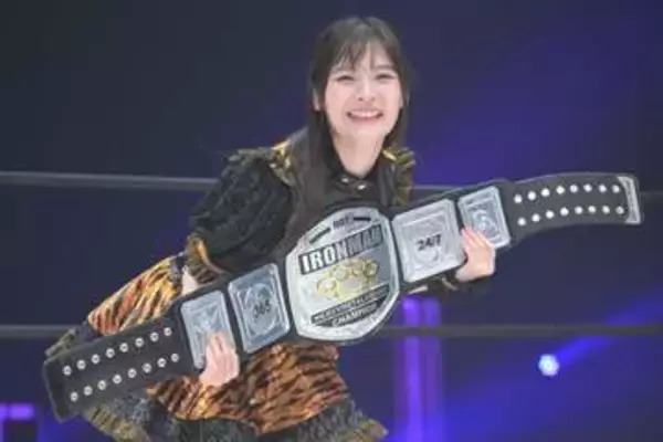 【東京女子】上坂すみれがデビュー戦で王座奪取　抱き枕で磨き上げた「ビクトル式ヒザ十字固め」