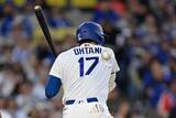 「【ドジャース】大谷翔平　１打席目死球で日本選手最長の４７試合連続出塁」の画像1