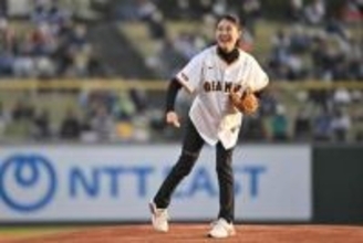 【巨人】ミラノ銅・丸山希が地元・長野でワンバン始球式「ジャンプと一緒で１本勝負で難しい」