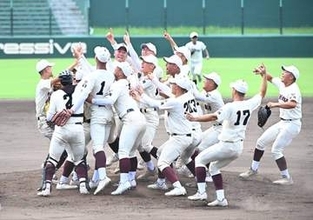 【高校野球】「三振でもいい」東筑・山下監督の決断ズバリ　河野の決勝三塁打で９年ぶり夏甲子園