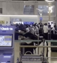 韓国・仁川国際空港で中国人集団の〝横入り〟が問題　空港職員が負傷