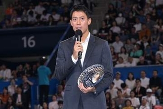 錦織圭　両親、姉に感謝のスピーチ「あの時はすみませんでした」　妻・山内舞さんも引退セレモニー出席