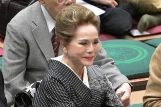 デヴィ夫人の暴行事件　初公判の当選倍率は11倍　スタッフ・マネへのグラス投げ付け＆殴打