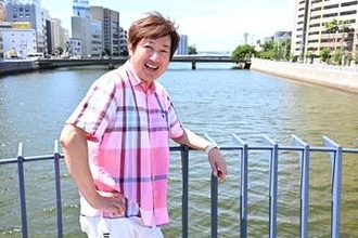 「漫才やりてえわ」夢破れて会社員生活も…福岡よしもとに復帰した男・あべてつあきの矜持