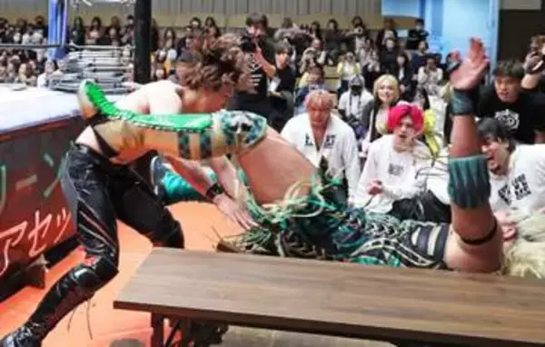 【ＤＤＴ】岡谷英樹がＥＸＴＲＥＭＥ王座Ｖ１　納谷を退け「俺の手でお前を全力で否定してやる」