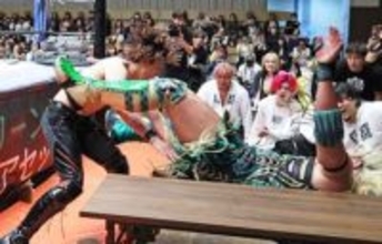 【ＤＤＴ】岡谷英樹がＥＸＴＲＥＭＥ王座Ｖ１　納谷を退け「俺の手でお前を全力で否定してやる」