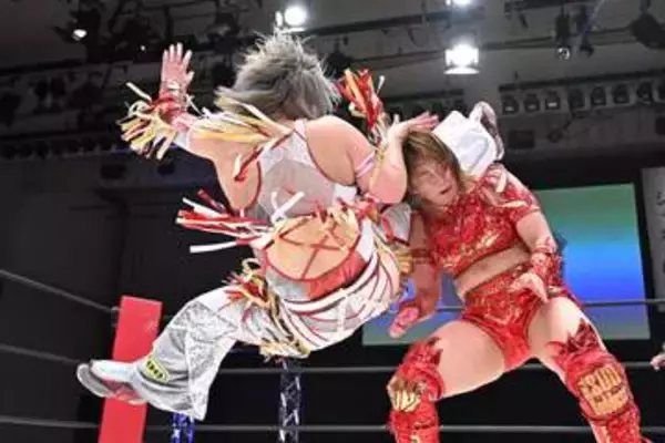 クラッシュ・ギャルズが見守る中でSareee vs 彩羽匠が緊急実現！「女子プロレスのトップを…」