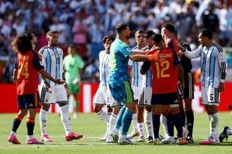 【北中米Ｗ杯】アルゼンチンが決勝で見せた「２７の卑怯な手口」をスペイン紙が大特集