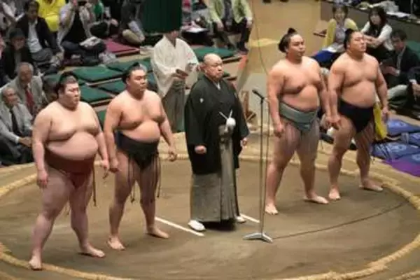 【大相撲】八角理事長と役力士４人だけ…休場者続出で千秋楽恒例の協会あいさつも〝異常事態〟