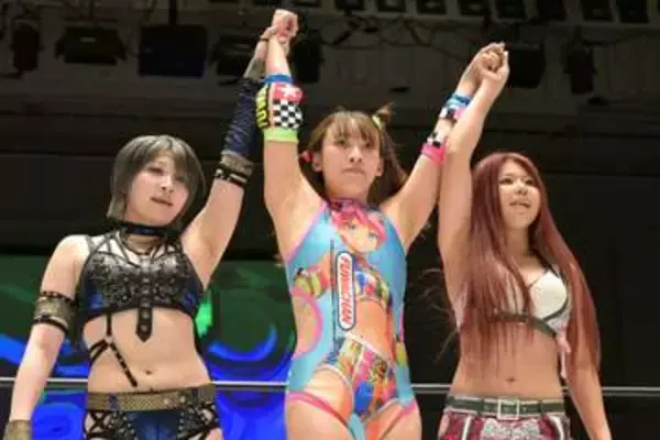 フワちゃんが帰国初戦の６人タッグで勝利　海外遠征は「毎日、泣いてばっかでいました」