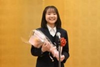 大阪文化祭奨励賞を受賞した澤井梨丘　赤井英和の祝電に喜び「ニヤニヤが止まりません」