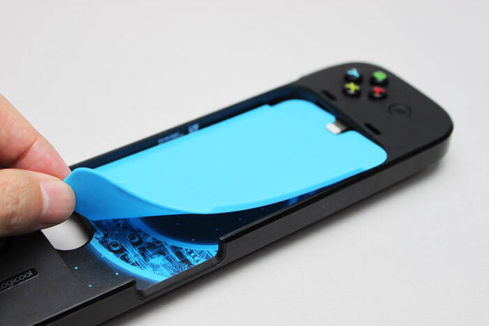 【レビュー】アップル公式APIに対応iPhone用ゲームコントローラ『ロジクール G550 POWERSHELL CONTROLLER + BATTERY』