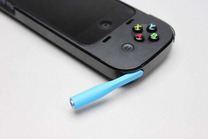 【レビュー】アップル公式APIに対応iPhone用ゲームコントローラ『ロジクール G550 POWERSHELL CONTROLLER + BATTERY』