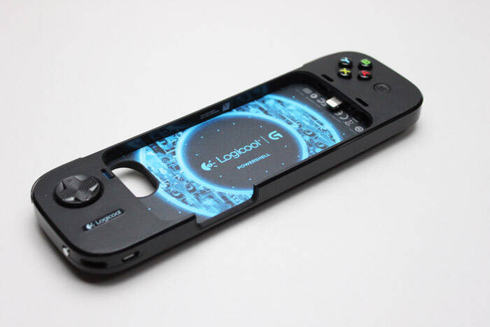 【レビュー】アップル公式APIに対応iPhone用ゲームコントローラ『ロジクール G550 POWERSHELL CONTROLLER + BATTERY』