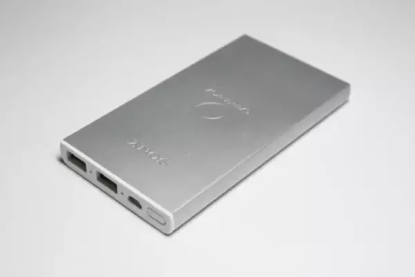 【レビュー】iPhoneを3回フル充電可能〜薄型で携帯しやすいモバイルバッテリー『SONY CP-F2LSAVP』