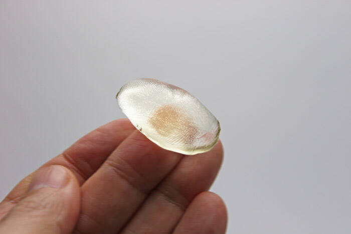 ゼラチン製の指でiPhoneの指紋認証の突破に挑戦してみた