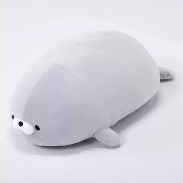 「SNSで「再販待ってた！」の声【しまむら】「文鳥抱き枕」新作「モアイ」も注目」の画像