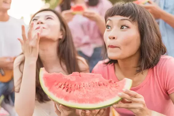 60代で貯蓄ゼロ・3000万円以上がともに約2割の残酷な格差。資産形成「株式投資」の割合大きく