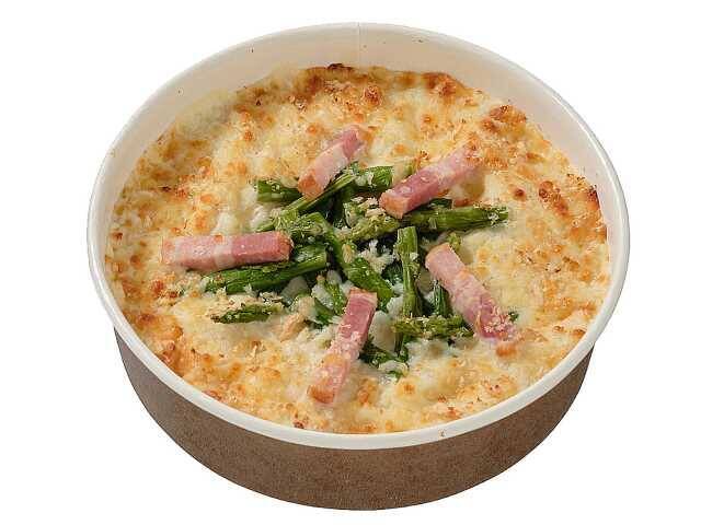 【セブン-イレブン】ハフハフしながら食べたい！セブンのおすすめグラタン3選「アスパラとベーコンのグラタン」はコク深いホワイトソースが美味しい！