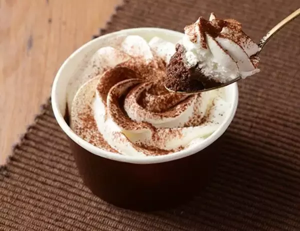 「【ローソン】甘いもの好きさん必見！新作スイーツ3選「カスタードプリンケーキ」は自慢のカスタードプリンとケーキが同時に楽しめる！」の画像