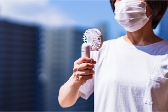 今季大バズリ【ハンディファン】スリコ、ダイソー、フランなど「5大人気店」比較