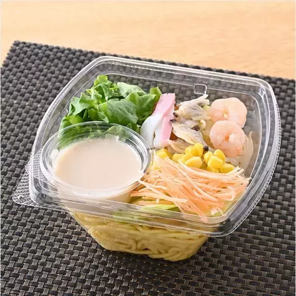 「【ファミリーマート】温か～いも！冷たいも！バリエーション豊富な新作めん類3選「8品目具材のちゃんぽん風ラーメンサラダ」はトッピングの品目が多くて豪華！」の画像