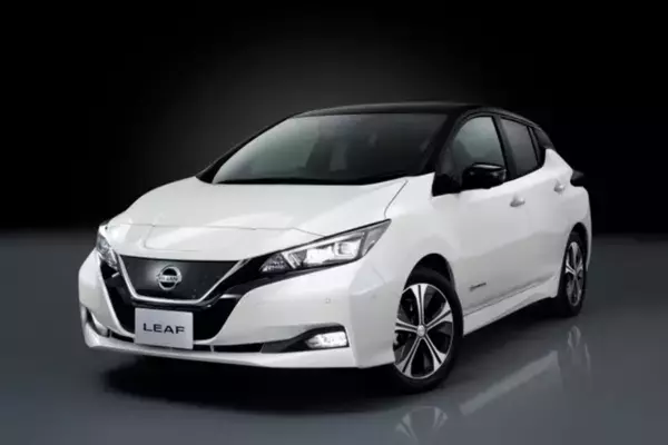 「日産 リーフ」 電気自動車の先駆者の1台 ハイテク感を実現したインテリア