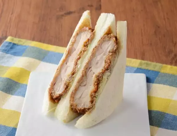 「【ローソン】満足感重視の方へ！新作の具材たっぷりな惣菜パン・サンドイッチ3選「具！パン　3種盛り　メンチカツ・コロッケ・たまご」は三つの具材で満足！」の画像