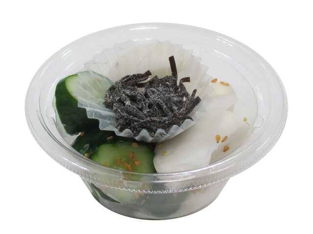 【セブン-イレブン】少し汗ばむ季節に嬉しい！新作のさっぱりおつまみ3選「塩昆布で食べるおつまみかぶ胡瓜」は胡瓜とかぶを漬け込んで塩昆布を振りかけて食べる一品！