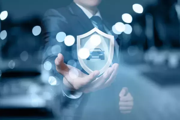 「【トヨタ・ハイエース】盗まれやすさは人気ゆえ？ハイエースの盗難防止におすすめな防犯対策5選」の画像