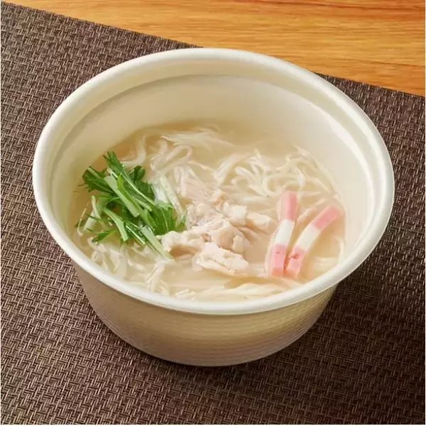 「【ファミリーマート】立春すぎてもまだまだ寒い！ほっこり体温まる新作めん類3選「鶏白湯スープのあったかそうめん」はのど越し良いそうめんと旨味のきいたスープがよく合う」の画像