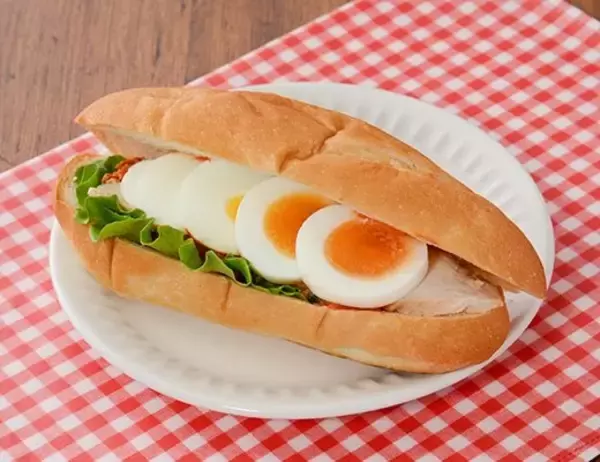 「【ローソン】気軽に食べたいこだわり総菜パン新作3選「北海道産じゃがいものコロッケパン」は素材厳選！」の画像