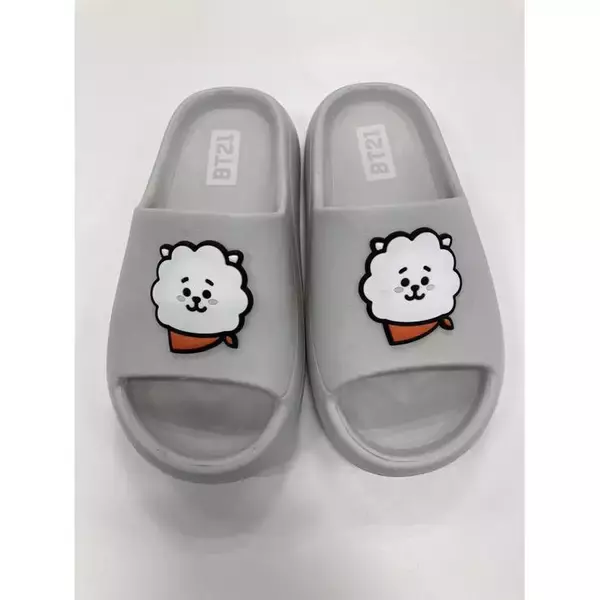 「今話題のマカロンサンダル【しまむら】「BT21サンダル」推しごと選べる7種」の画像