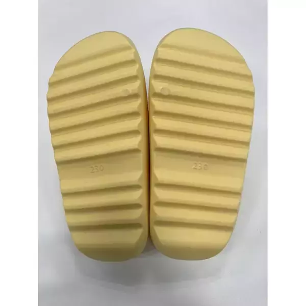 「今話題のマカロンサンダル【しまむら】「BT21サンダル」推しごと選べる7種」の画像