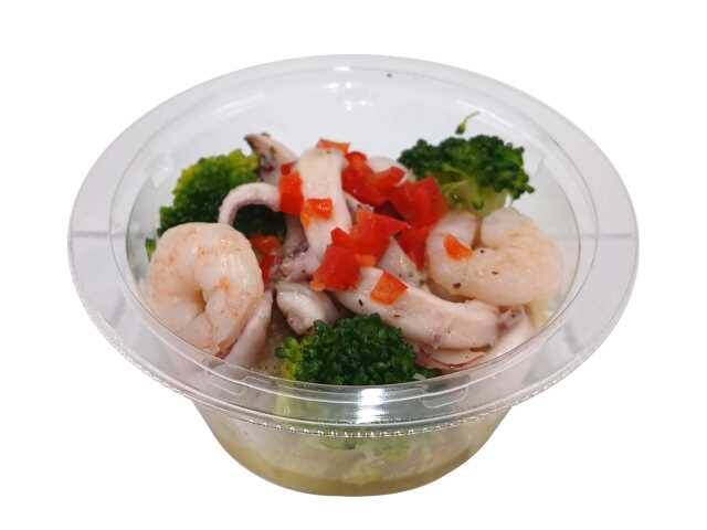 【セブン-イレブン】お酒のおつまみ、あと一品に最適！セブンの新作サラダ3選「混ぜて食べる　まぐろたたきのユッケ風」は甘辛いタレと卵黄が合う！