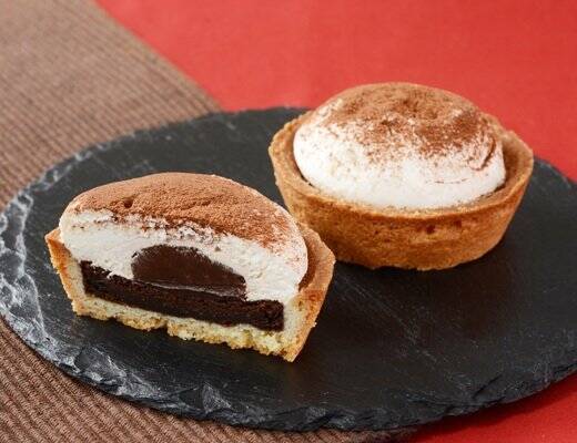 【ローソン】魅惑のチョコスイーツが目白押し！ローソンの新作スイーツ3選「板チョコパンケーキ」はパンケーキからはみ出るビッグ板チョコのインパクトがすごい！