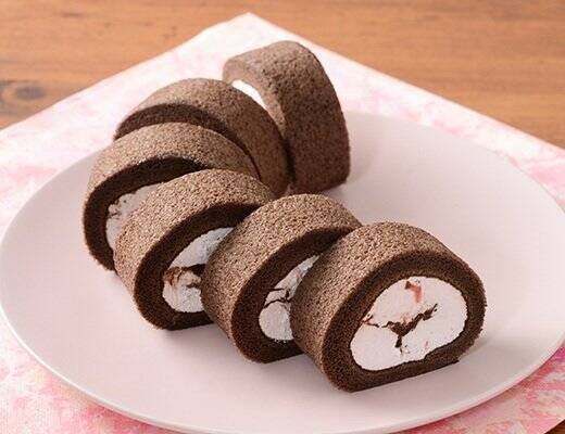 【ローソン】魅惑のチョコスイーツが目白押し！ローソンの新作スイーツ3選「板チョコパンケーキ」はパンケーキからはみ出るビッグ板チョコのインパクトがすごい！