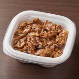 「【ファミリーマート】ガツンと食べたい時におすすめ！新作お弁当3選「にんにくだれ牛焼肉＆ガーリックライス（麦入りごはん）」は溶けたバターの香りに食欲がそそられる」の画像3