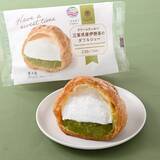 「【ファミリーマート】人気の抹茶スイーツ！新作3選「【東海・北陸】クリームたっぷり！三重県産伊勢茶のダブルシュー」は甘いホイップクリームとほろ苦い抹茶の味わいが大人のおいしさ」の画像2