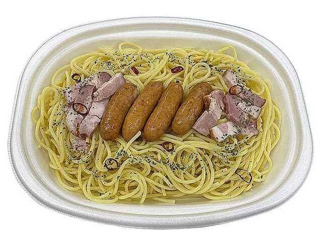 【セブン-イレブン】九州地方限定発売商品！新作麺・丼3選「旨辛豚キムチ焼そば　マヨネーズ付き」はにんにくの効いた豚キムチとマヨネーズの背徳感に惹かれる