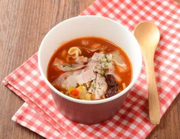 「【ローソン】肌寒い日はこれに決まり！ローソンの新作ラーメン＆スープ3選「スープが主役！鶏油をきかせた醤油ラーメン」に注目」の画像