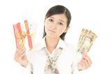 「結婚式のご祝儀「3万円」が相場に。結婚で最大60万円がもらえる補助金とは」の画像1