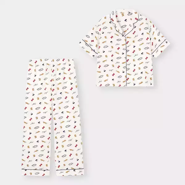 「【GU】初コラボ「名探偵コナン」売れ筋のポーチ、パジャマ、Tシャツ」の画像