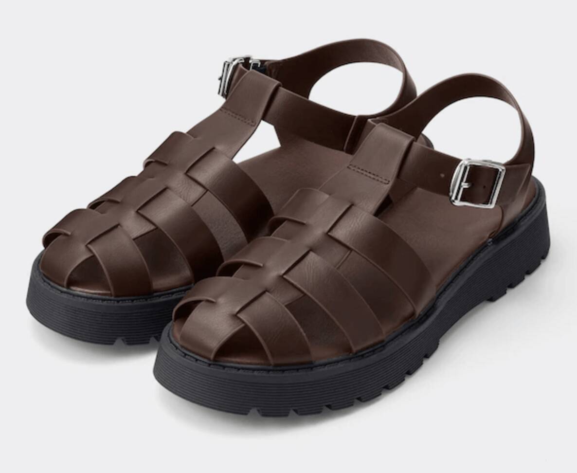 足楽ちんで2490円【GU】夏トレンド「グルカサンダル」お洒落で充分と高評価