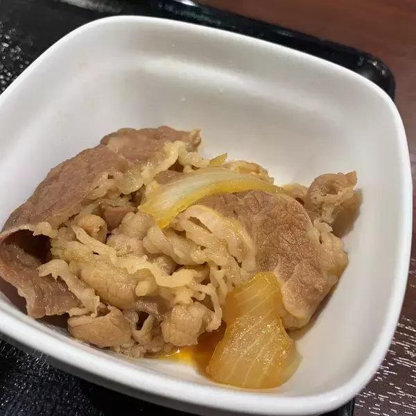 「吉野家・牛丼「つゆだく以外の“だく系”メニュー」2選。肉だく・ねぎだく【写真付き食レポ】」の画像