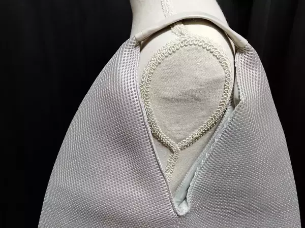 「【スリコ】新作バッグが、超有名ブランドのアイコンバッグに似ている！？ SNS騒然！ 今すぐチェック！」の画像