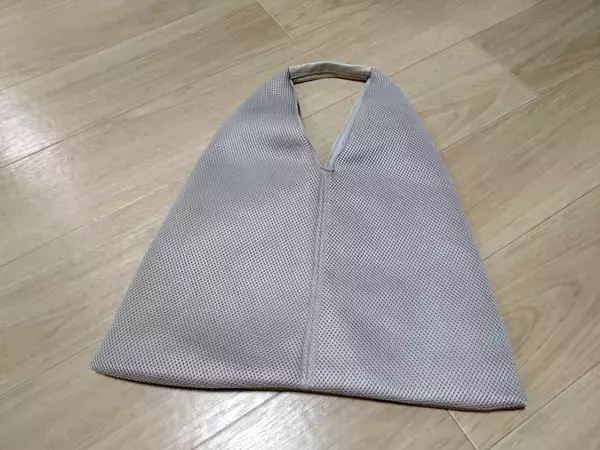 「【スリコ】新作バッグが、超有名ブランドのアイコンバッグに似ている！？ SNS騒然！ 今すぐチェック！」の画像