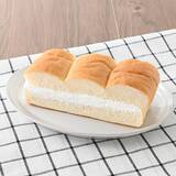 「【ファミリーマート】甘～いパンでひと休み！新作サンド・菓子パン3選「ピザサンド　Kiriアップルフロマージュ」は「Kiri」のクリームチーズを使用したフィリング入り」の画像3